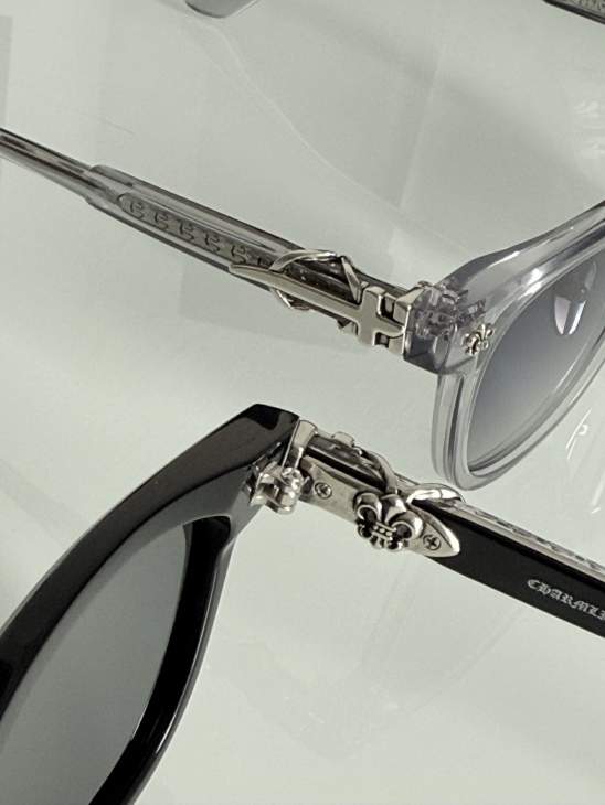 Picture of Chrome Hearts Sunglasses _SKUfw73375010fw